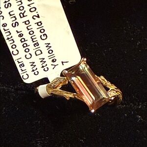 Rare 14 kt Yellow Gold Smithsonian Ring with Oregon Copper Sun Stone & diamonds